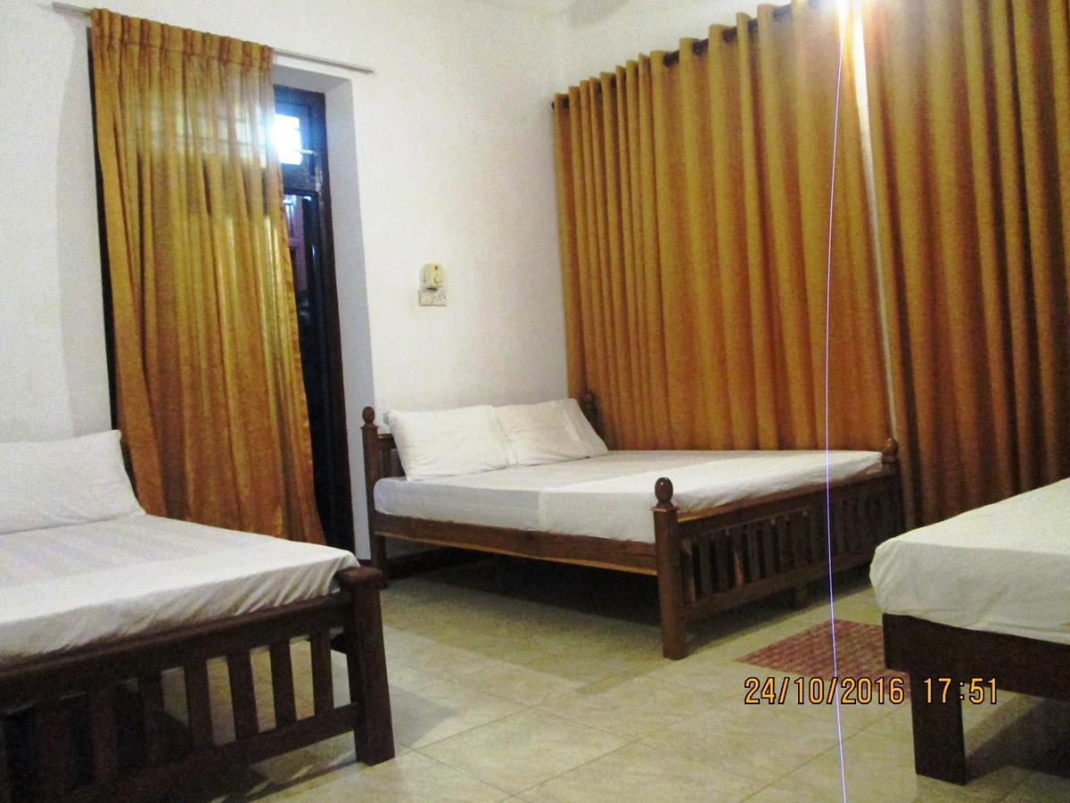 Hotel Blue Whale Jaffna Dış mekan fotoğraf