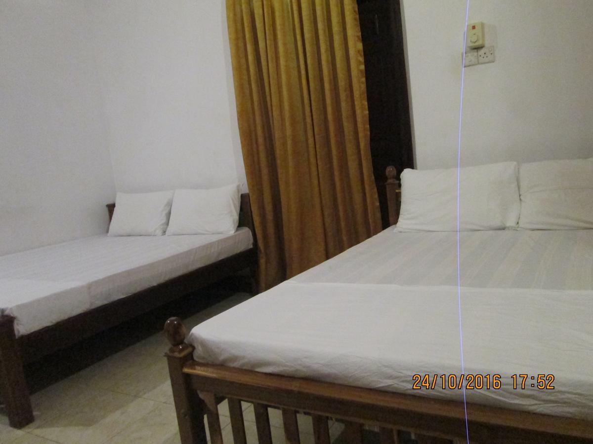 Hotel Blue Whale Jaffna Dış mekan fotoğraf