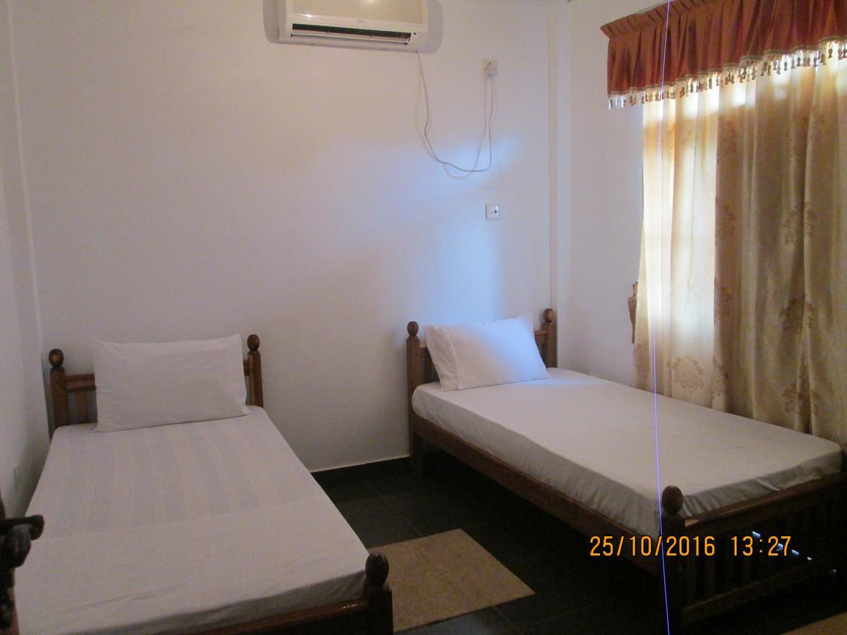 Hotel Blue Whale Jaffna Dış mekan fotoğraf