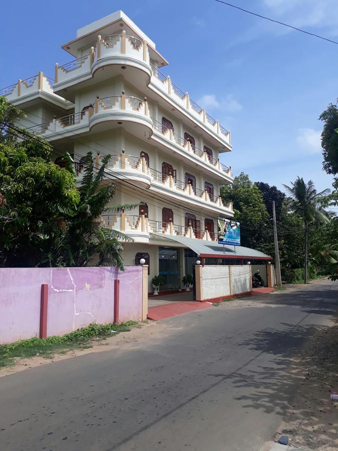 Hotel Blue Whale Jaffna Dış mekan fotoğraf