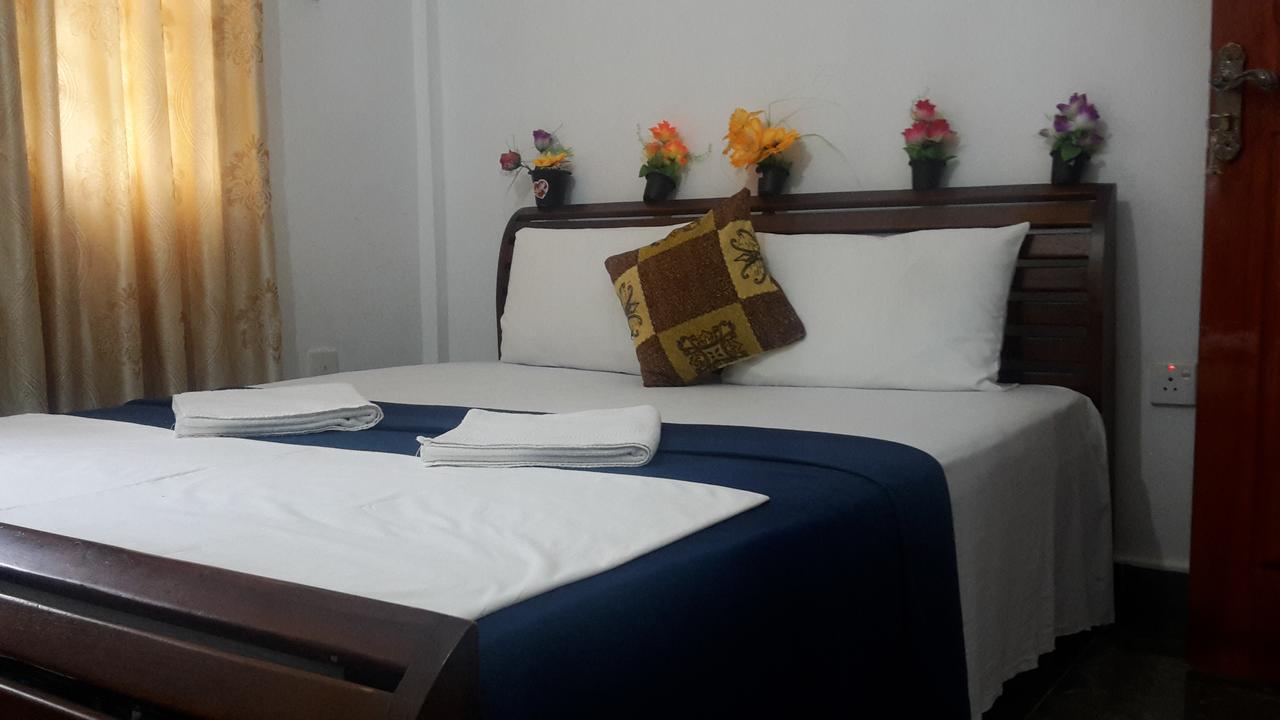 Hotel Blue Whale Jaffna Dış mekan fotoğraf