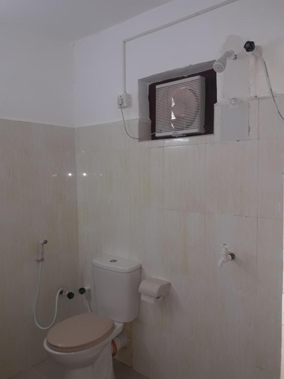 Hotel Blue Whale Jaffna Dış mekan fotoğraf