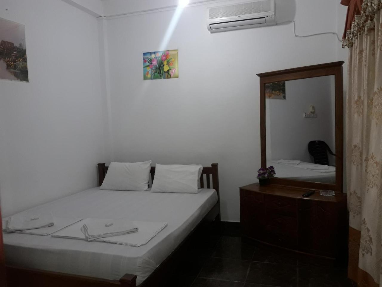 Hotel Blue Whale Jaffna Dış mekan fotoğraf