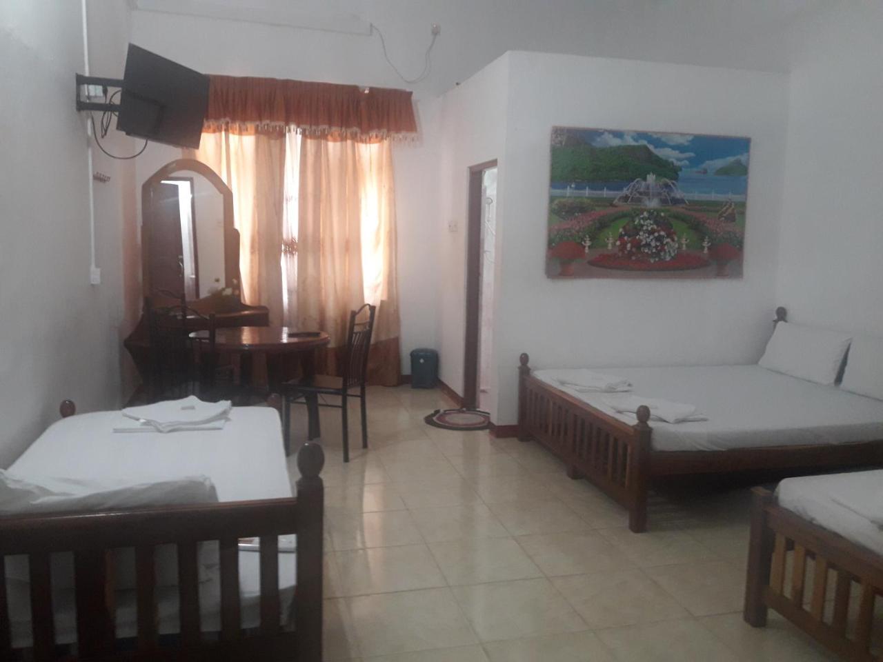 Hotel Blue Whale Jaffna Dış mekan fotoğraf
