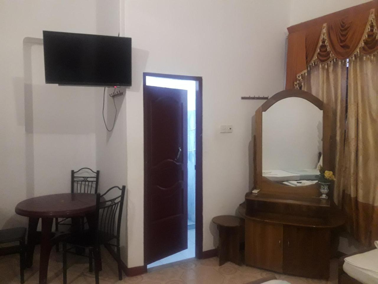 Hotel Blue Whale Jaffna Dış mekan fotoğraf