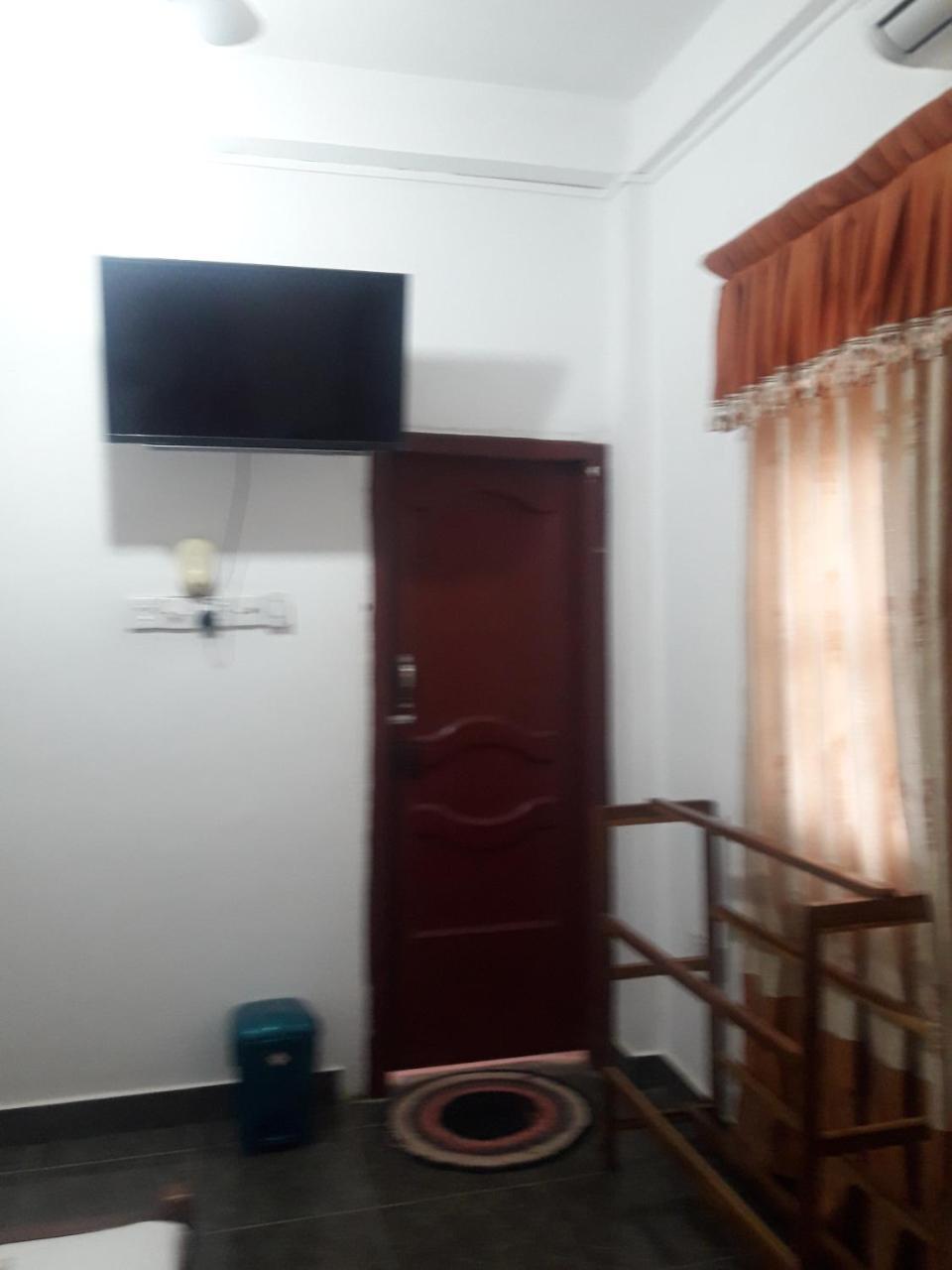Hotel Blue Whale Jaffna Dış mekan fotoğraf
